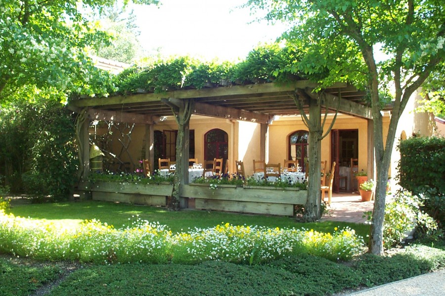 VI patio